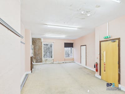 12 Guildhall Square, Carmarthen, Office / Retail - In Town To Let - CAM03725G0-PR0079-STILL010.jpg