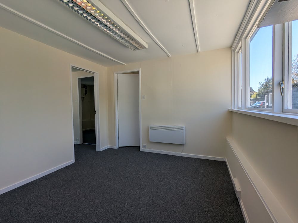 Unit 3 Loseley Park - 1000008828.jpg