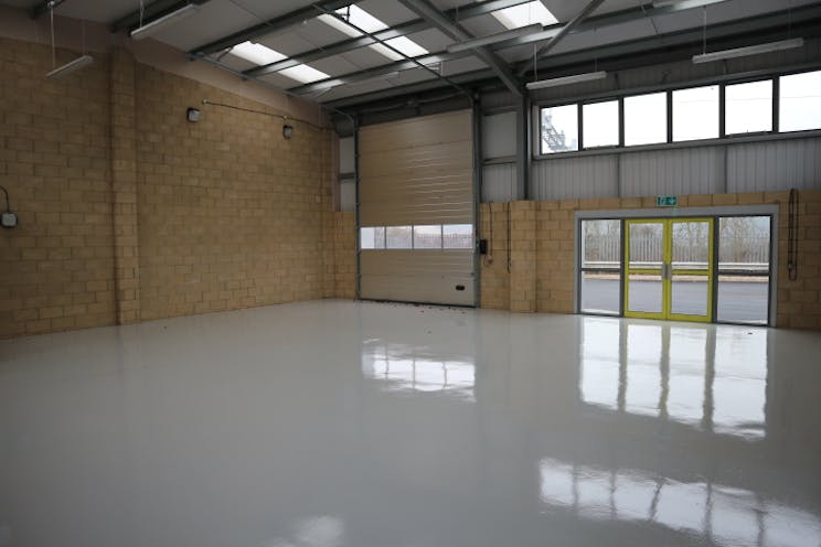 Unit 9 Oxford Road Industrial Estate, Reading, Industrial / Warehouse To Let - Oxford Road Industrial Estate Unit 9 Warehouse 1.JPG