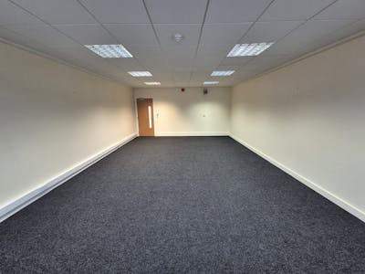 Office 8, Marple House, Stockport Road, Stockport, Office To Let - 20250415_164725.jpg