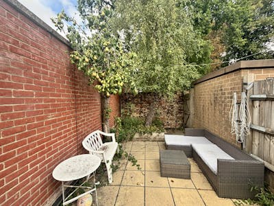 2 London Road, Waterlooville, Investment / Office / Retail For Sale - IMG_9371.JPEG