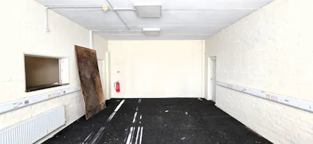 Unit 3 & Unit 5, Lancing Business Park, Lancing, Industrial To Let - 20251121_122355 - Edited.jpg
