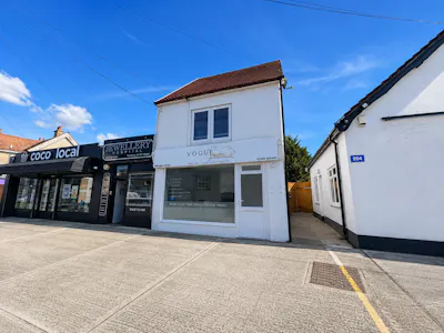 206 High Road, Benfleet, Retail To Let - Front