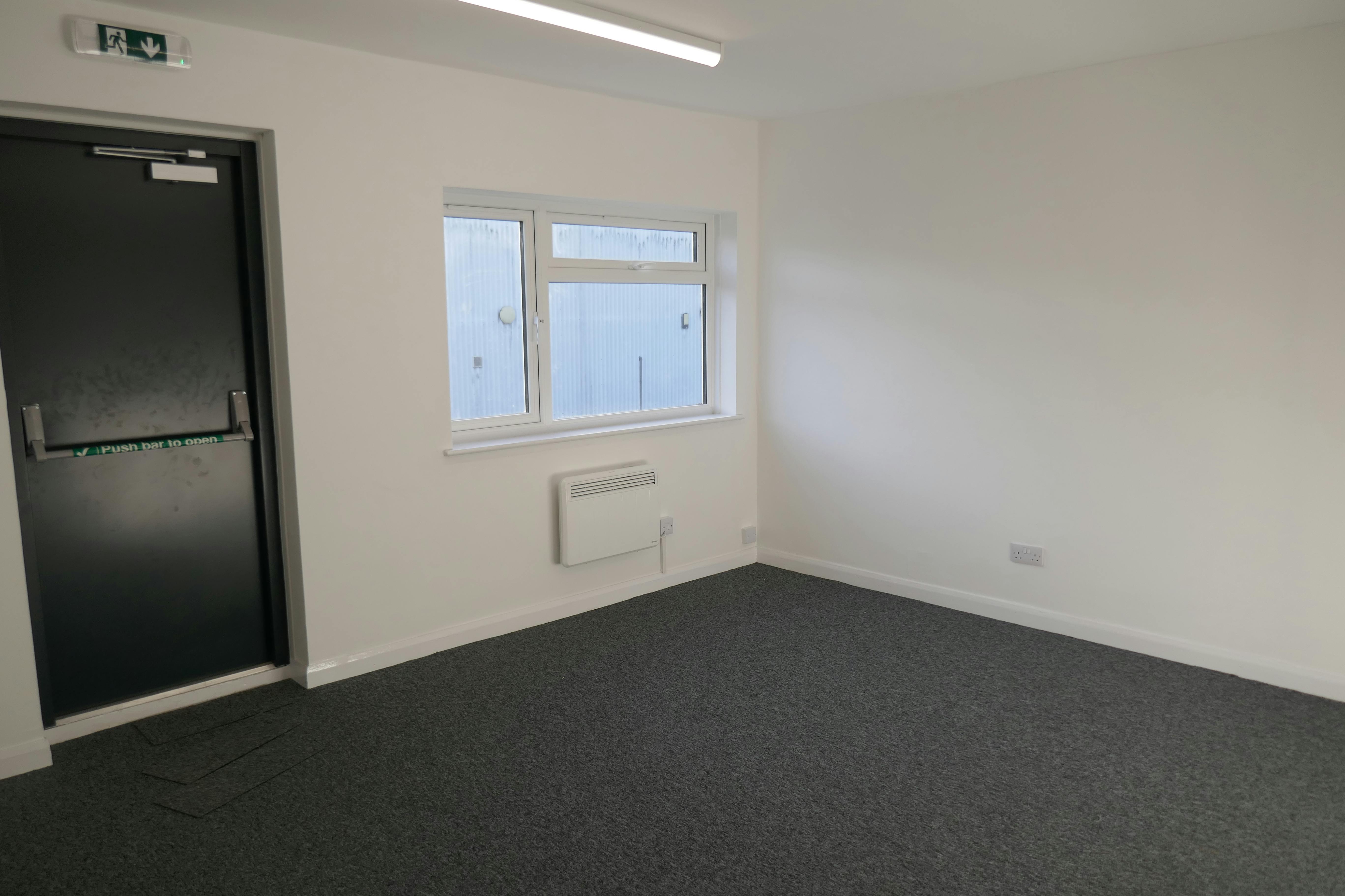 Unit 2 Birchanger Industrial Estate, Stansted Road, Bishop's Stortford, Industrial To Let - P1030875.JPG