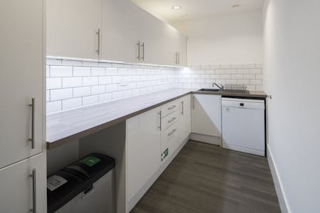 30 Nile St., London, Office To Let - Kitchenette