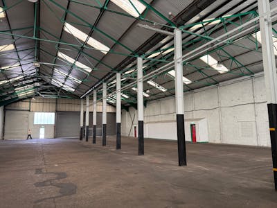 Unit A2 Vale Industrial Estate, Watford, Industrial / Light Industrial / Warehouse To Let - IMG_5473.jpeg