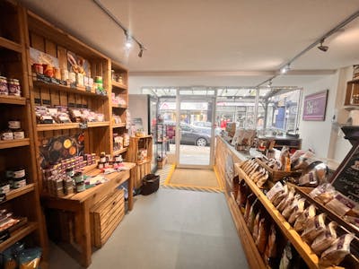 10 Commercial Street, Harrogate, Retail To Let - image00016.jpeg