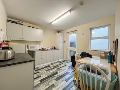 8 Elmwood Avenue, Belfast, Serviced Office For Sale - Image 4