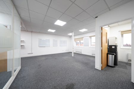 2 Penta Court, Borehamwood, Office To Let - 679121d33bc131238026 5.jpg