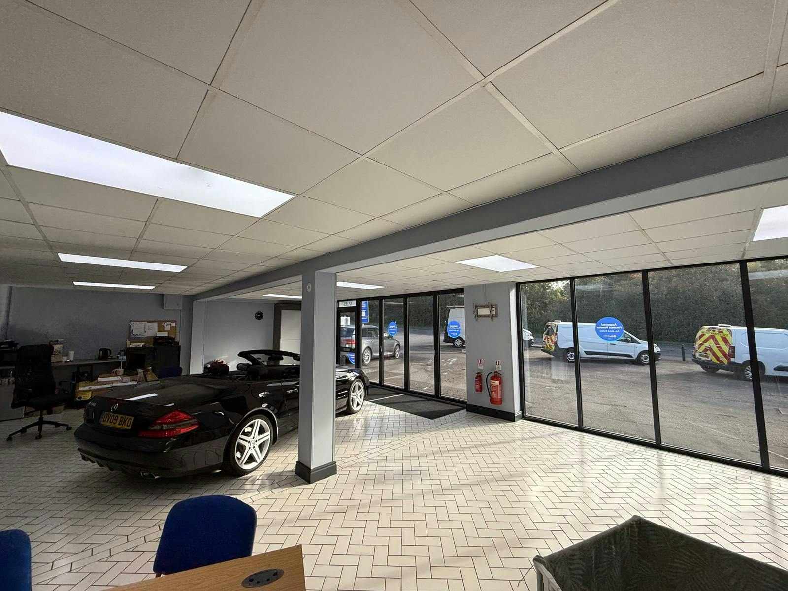 Industrial Unit in Waterlooville - photo 2