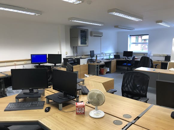 The Radius,De Salis Court, De Salis Drive, Droitwich, Office For Sale - Image 3