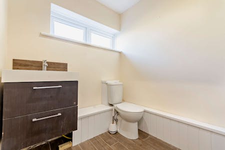 Unit 7, M40 Industrial Estate, Blenheim Road, High Wycombe, Industrial To Let - 8643828interior17800.jpg