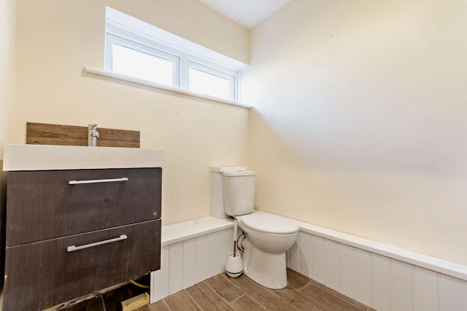 Unit 7, M40 Industrial Estate, Blenheim Road, High Wycombe, Industrial To Let - 8643828interior17800.jpg