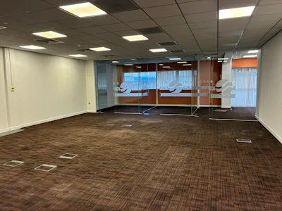 Unit 6, Vermont Place, Milton Keynes, Industrial / Office To Let - Image 2