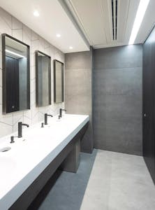 Grosvenor Building, 72 Gordon Street, Glasgow, Office To Let - toilets.jpg