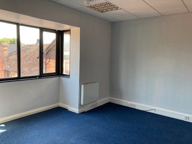 Anchor House, Bagshot, Offices To Let - internal 3.jpg