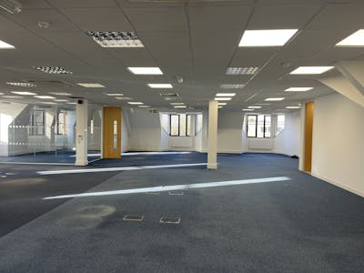 2nd Floor Office Suite, 5 Chalfont Court, Amersham, Office To Let - IMG_8513.JPG