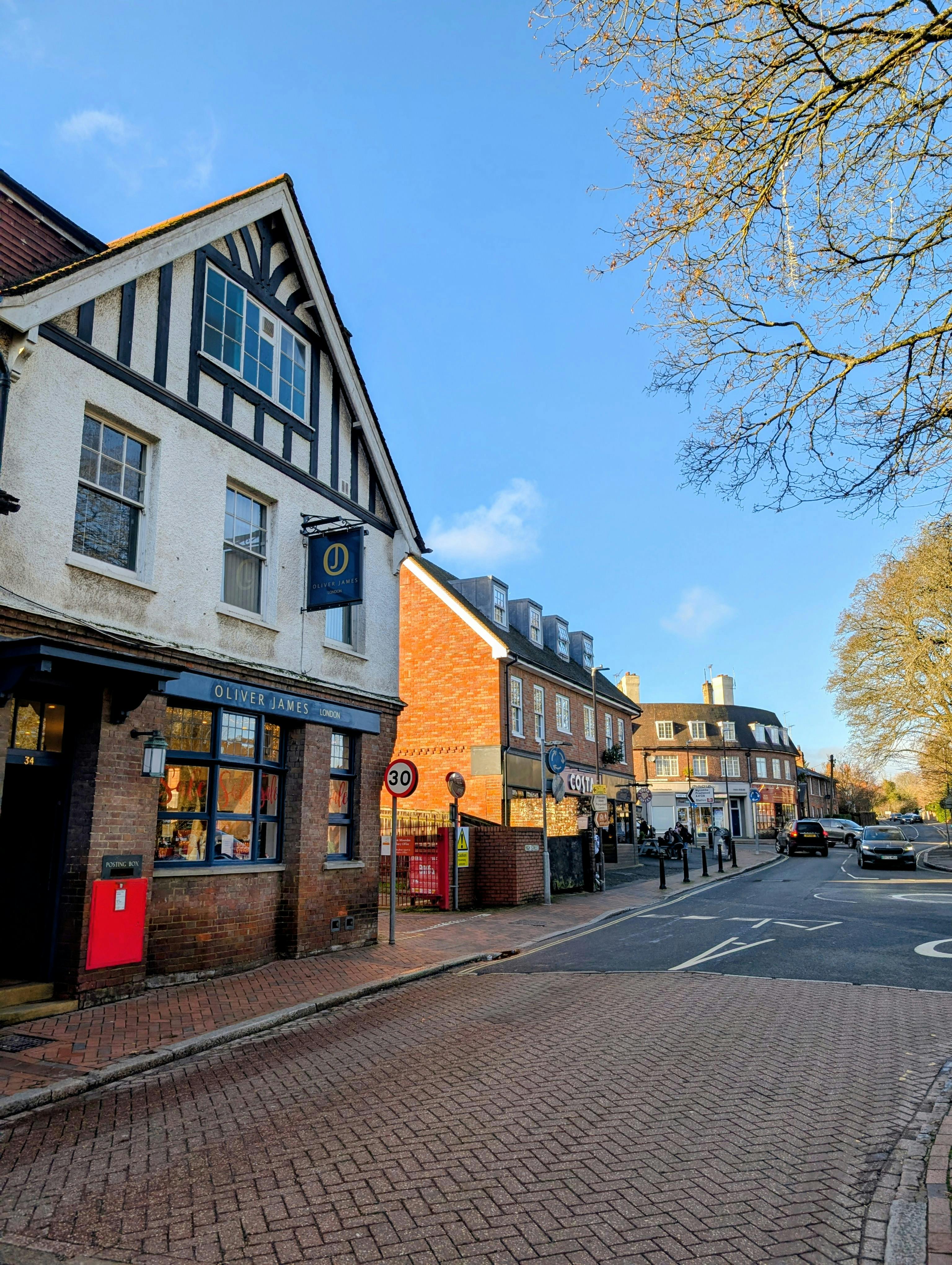 34 High Street, Great Missenden, Retail To Let - PXL_20251219_1301482372.jpg