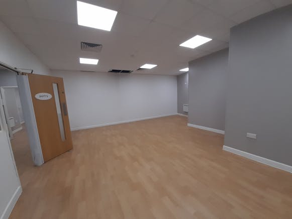 Unit 3, Crown Heights, Basingstoke, Offices / Retail To Let - 20251107_1045001.jpg