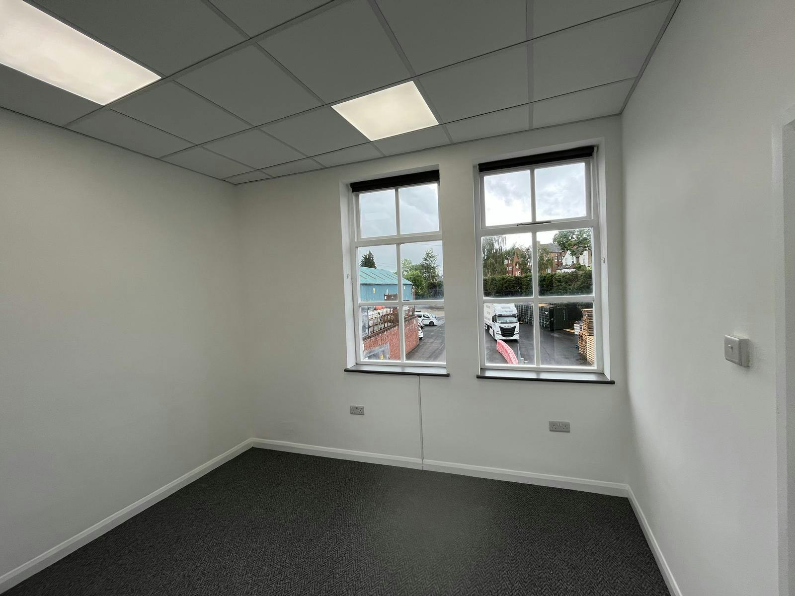 Clowes Street, Macclesfield, Offices To Let - IMG20250530WA0008.jpg