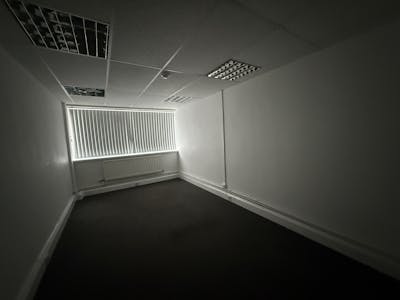 Unit 26, Walkers Road, Redditch, Industrial/Logistics To Let - IMG_5792.JPG