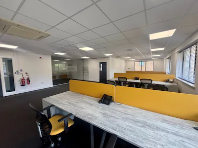 First Floor, 9 Old Field Road, Bridgend, Office To Let - 2.jpg