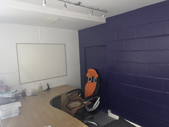 214 Station Road, Addlestone, Offices / Industrial / Warehouse To Let - IMG_6042.JPEG