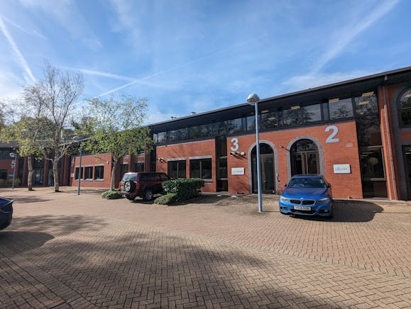 3, 4 & 8 Godalming Business Centre, Godalming, Offices To Let - PXL_20240412_084950851.jpg