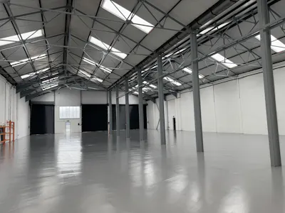 Unit A2 Vale Industrial Estate, Watford, Industrial / Light Industrial / Warehouse To Let - IMG_5990.jpeg