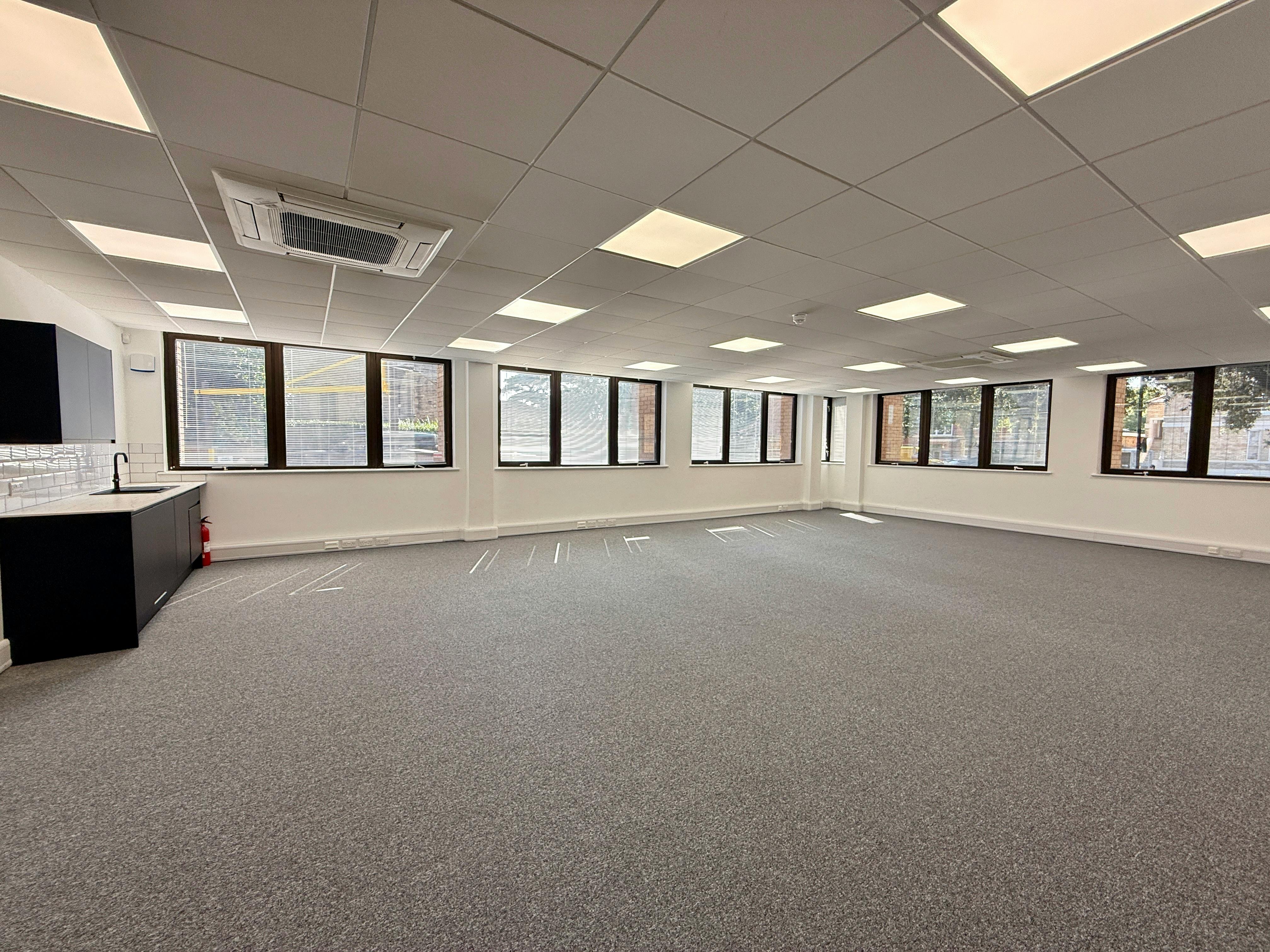 Office in Bournemouth - photo 3