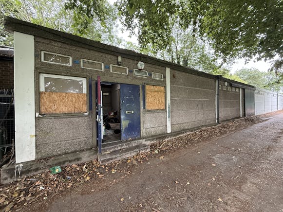 Wellington Works, Wimbledon Park, Industrial To Let - IMG_0870.jpg