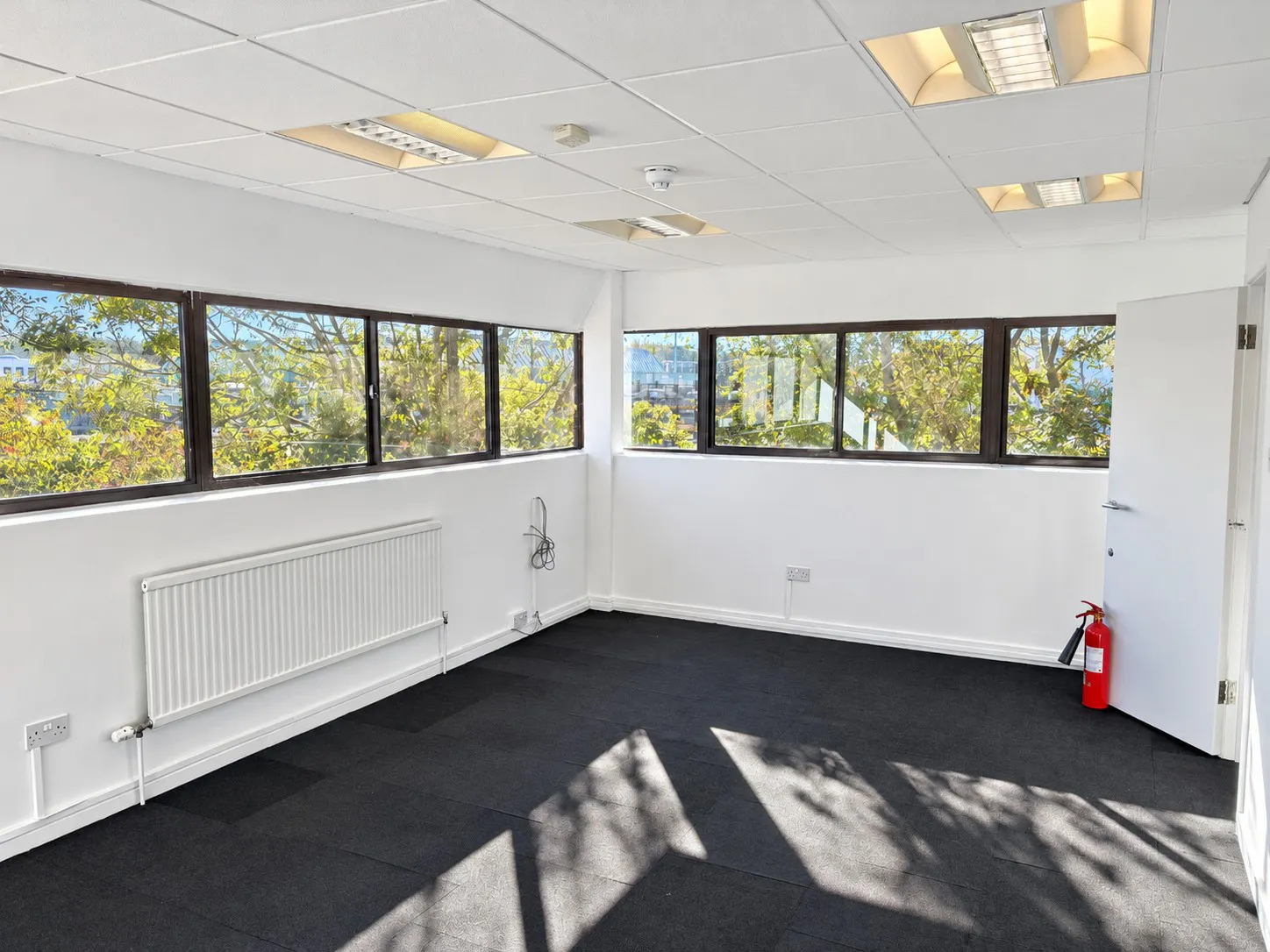 7 Harold Close, Harlow, Industrial To Let - First floor office.jpg
