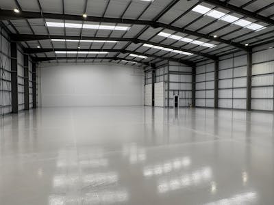 V1 Vector Park, Feltham, Industrial / Warehouse To Let - IMG_8135.JPEG