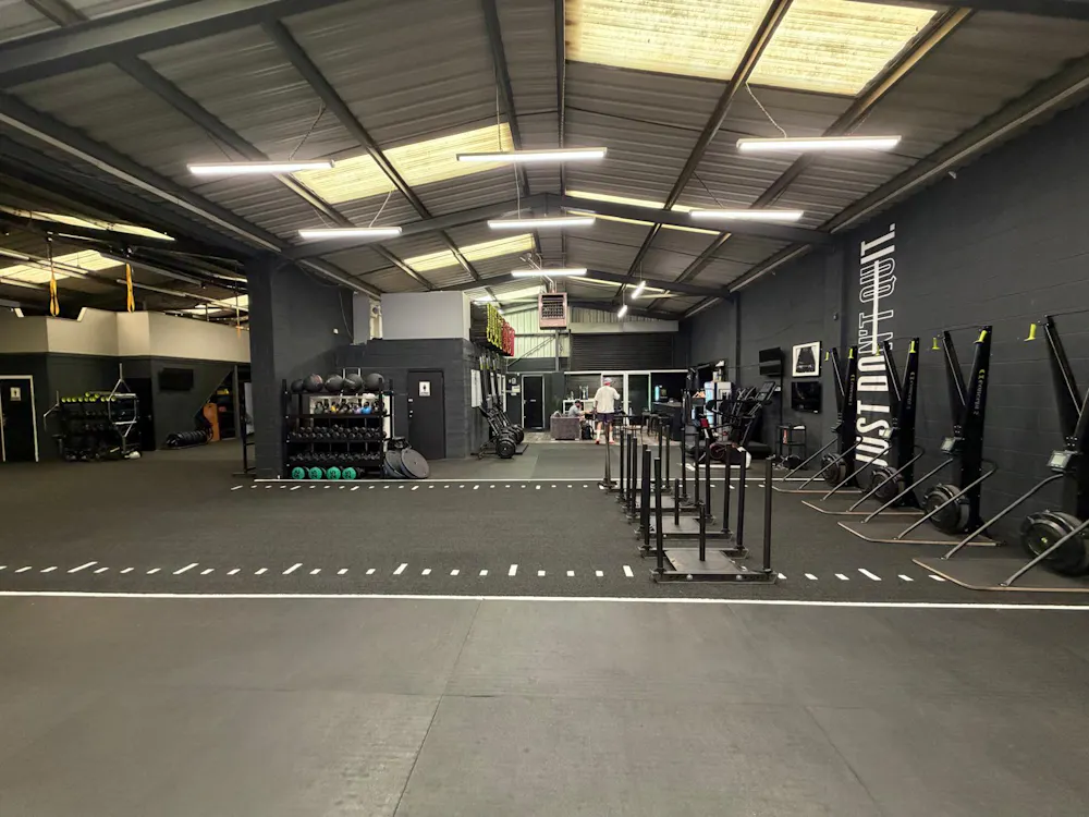 Units 8 and 9, Poplars Industrial Estate - p4.jpg