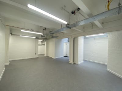 Ground & Lower Ground Floor, 40 Mortimer Street, London, Retail To Let - IMG_0113.jpg