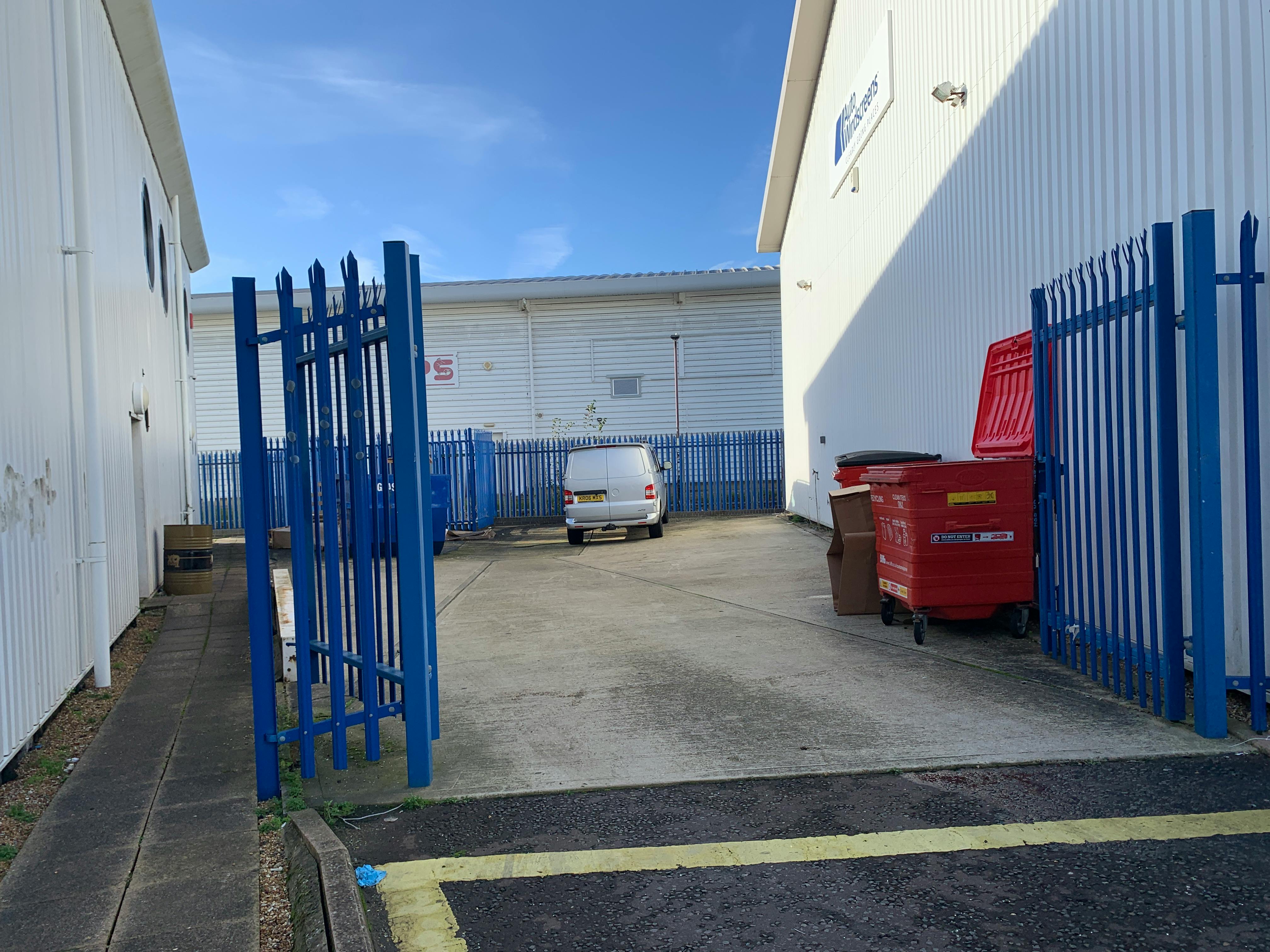Industrial Unit in Southsea - photo 4