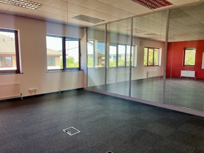 Unit 4, Thame Park Business Centre, Thame, Office To Let / For Sale - 20250702_132908547_iOS.jpg