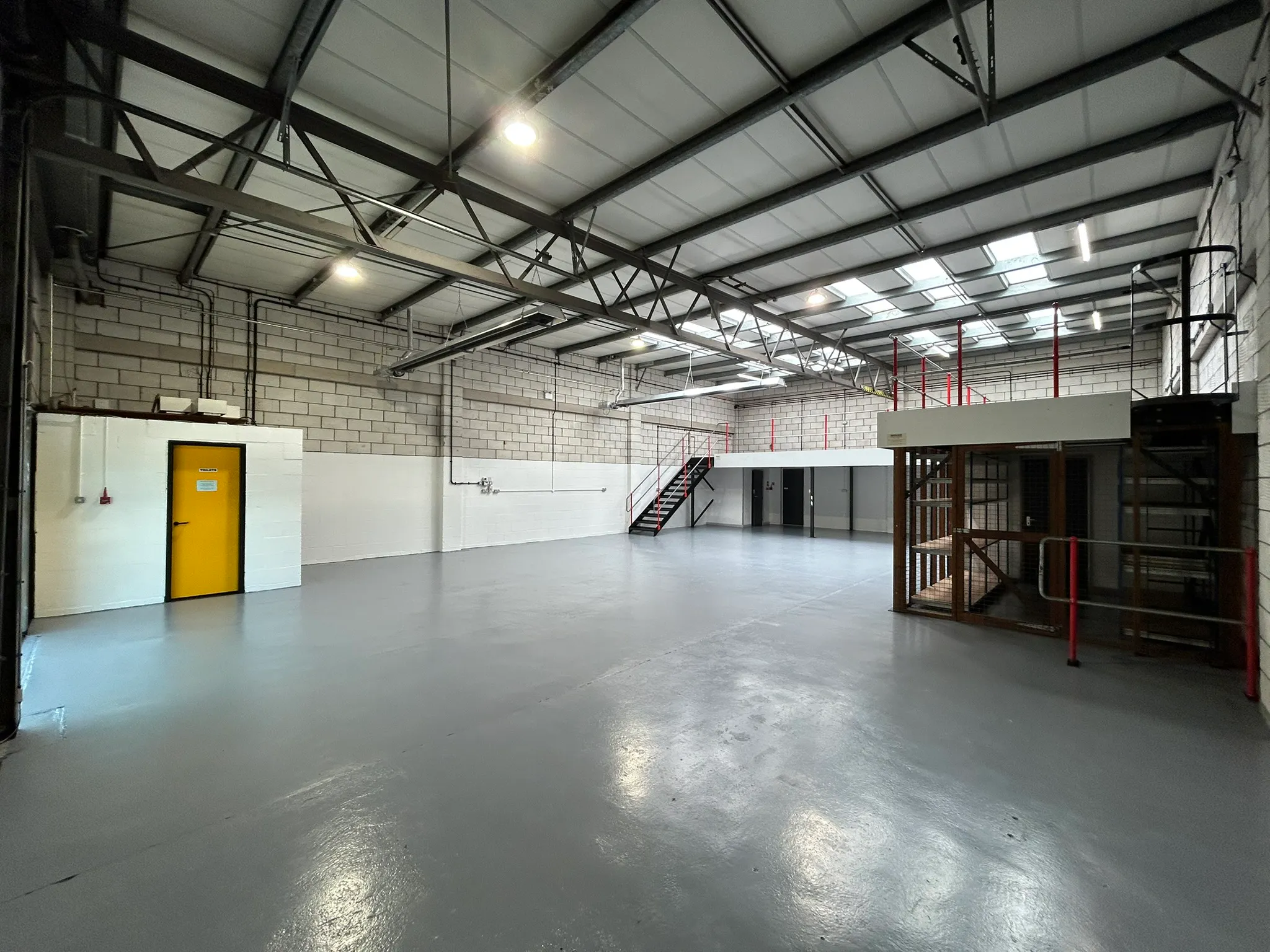 Unit 16 Ash, Kembrey Park, Swindon, Industrial To Let - IMG_7498.JPEG