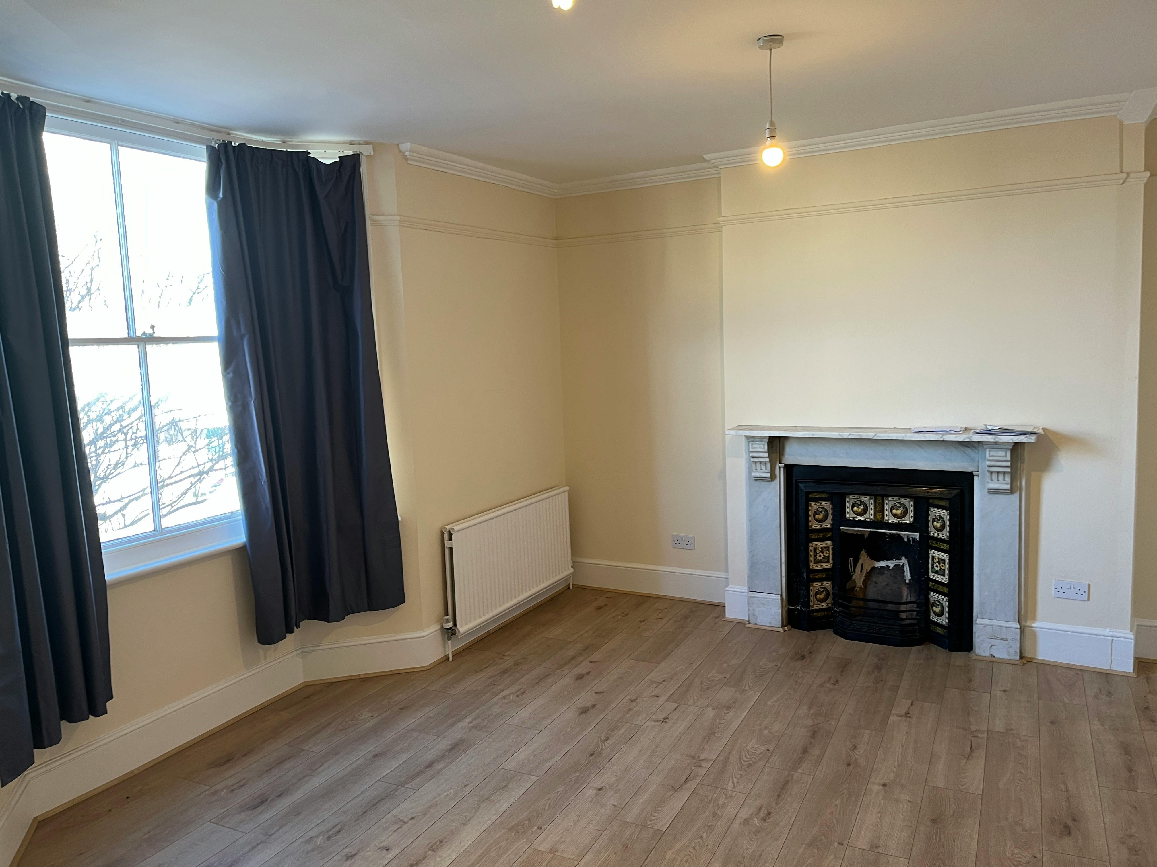 38A Buckingham Street, Aylesbury, Investment / Retail For Sale - 20260114_114145185_iOS.jpg