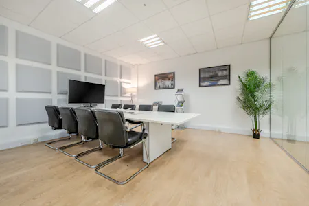 Unit 405 Centennial Park, Borehamwood, Industrial Lease Assignment - 1393201-7-6968c62426096.jpg