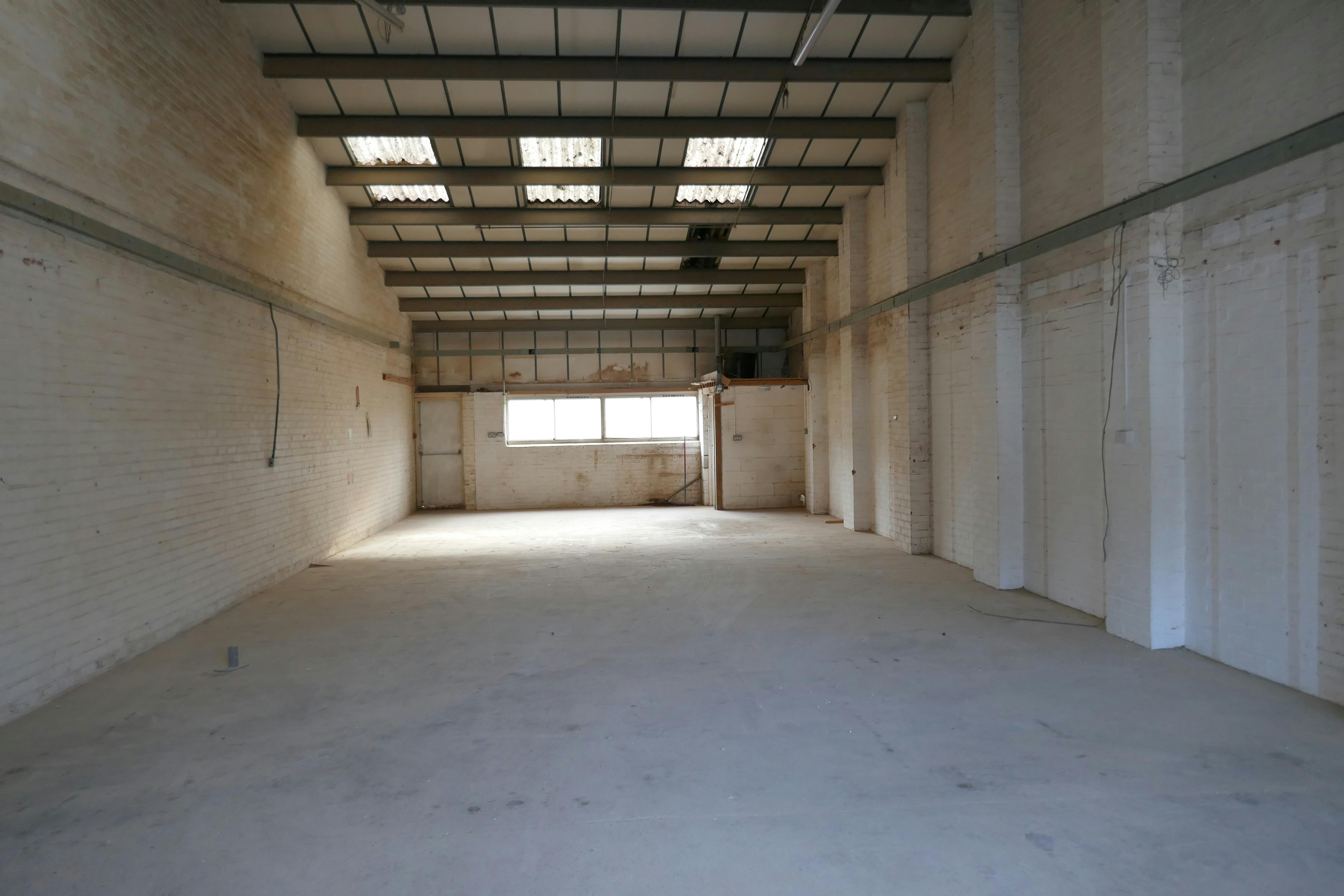 Units 32-33,34,37,38,39, Oakwood Hill, Loughton, Industrial / Offices / Other To Let - 3239 2.JPG