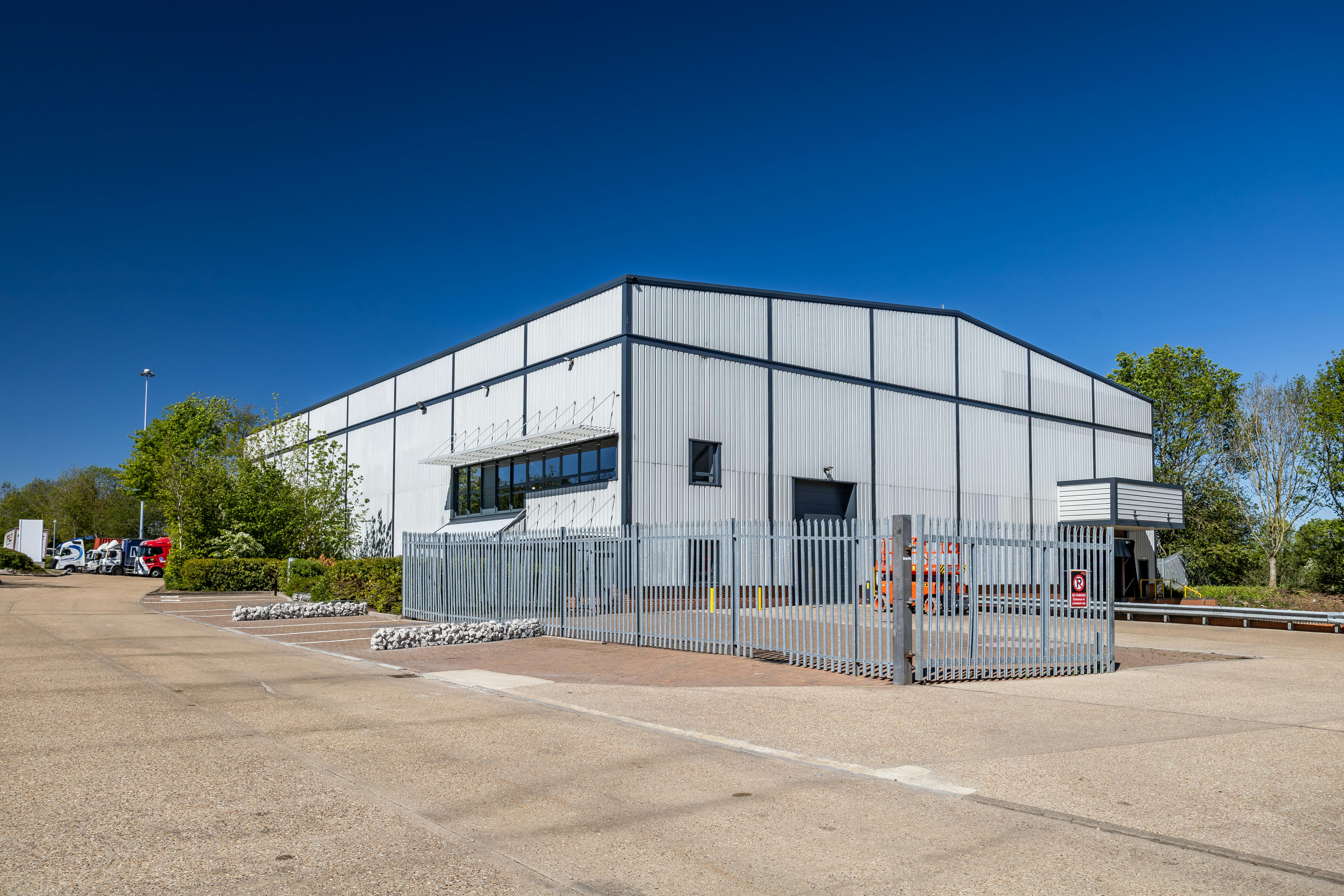 Crawley Crossing, Unit 3, Milton Keynes, Distribution Warehouse To Let - Crawley Crossing - Jct 13-141.jpg