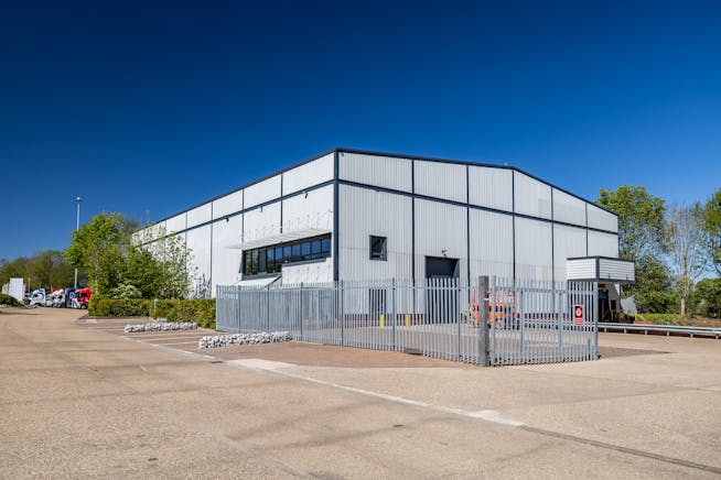 Crawley Crossing, Unit 3, Milton Keynes, Distribution Warehouse To Let - Crawley Crossing - Jct 13-141.jpg