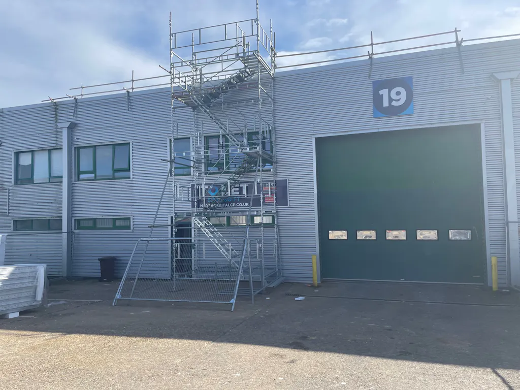 Unit 19 North Orbital Commercial Park, Napsbury Lane, St. Albans, AL1 1XB