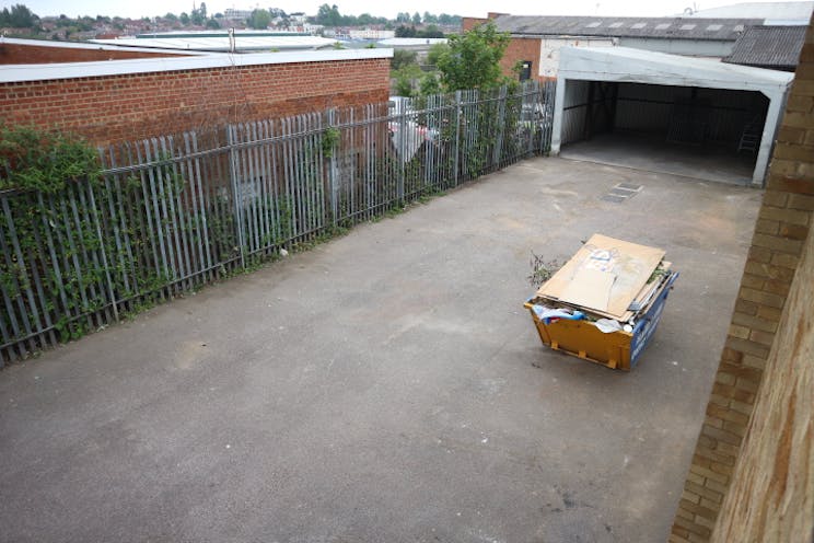 25 Boulton Road, Reading, Industrial / Warehouse To Let - Boulton Road 25 Secure Yard.JPG