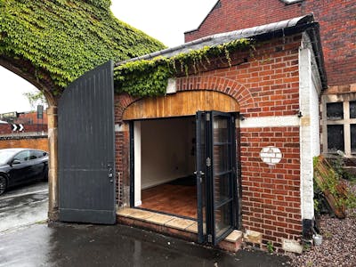 Coach House, High Street, Stourbridge, Office To Let - p3.jpg