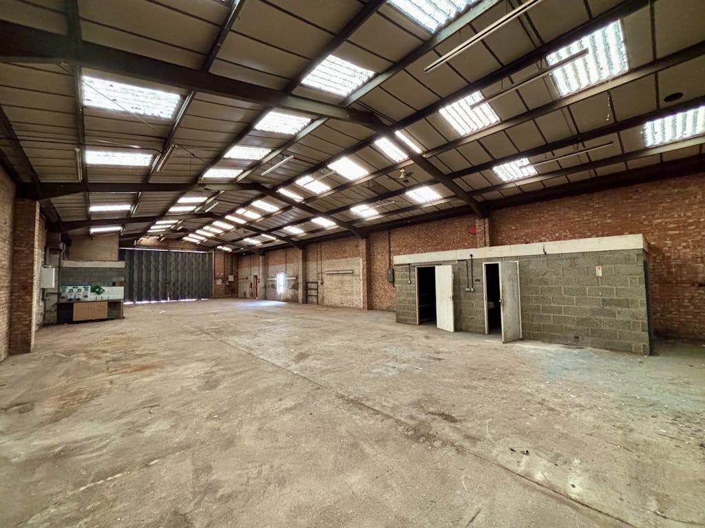 5 Commerce Way Leighton Buzzard Warehouse internal
