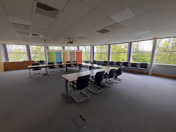 1st Floor, Building 217, Basingstoke, Offices To Let - 20240424_103340.jpg