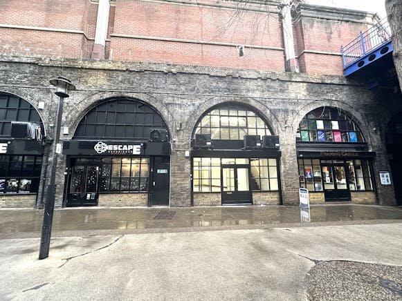 Arch 13a Goswell Hill, Windsor, Leisure / Offices / Retail To Let - IMG_4074.JPEG