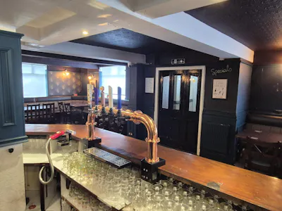 496 Oldham Road, Manchester, D1 (Non Residential Institutions) / Leisure / Office / Retail To Let - 20260817_124310.jpg